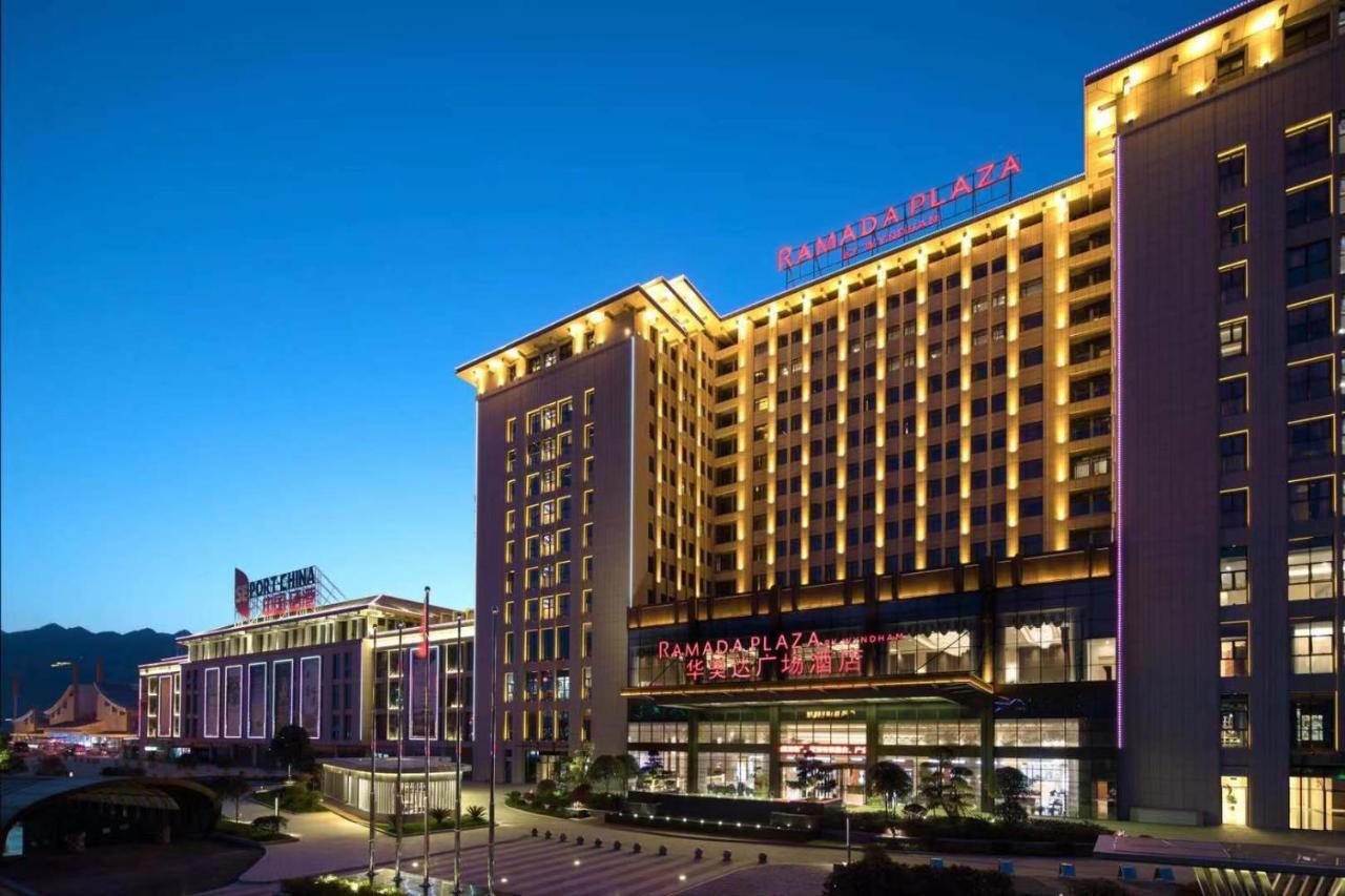 Ramada Plaza By Wyndham Enshi Hotell Exteriör bild