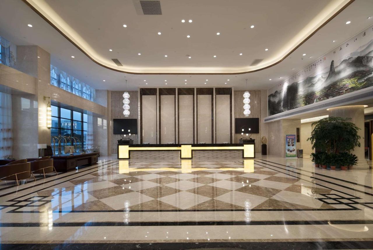Ramada Plaza By Wyndham Enshi Hotell Exteriör bild